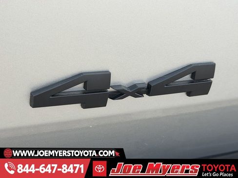 Used 2023 Toyota Tundra Platinum w/ Advanced Package image 11