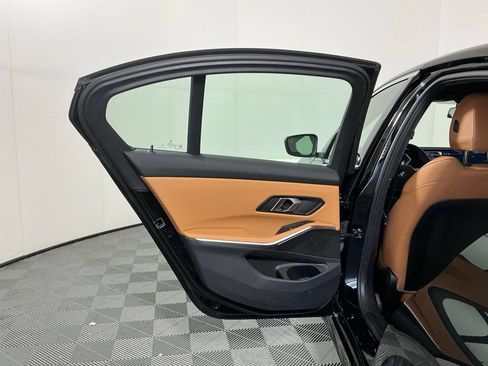 Certified 2025 BMW 330i xDrive Sedan w/ Premium Package AWD/4WD image 24