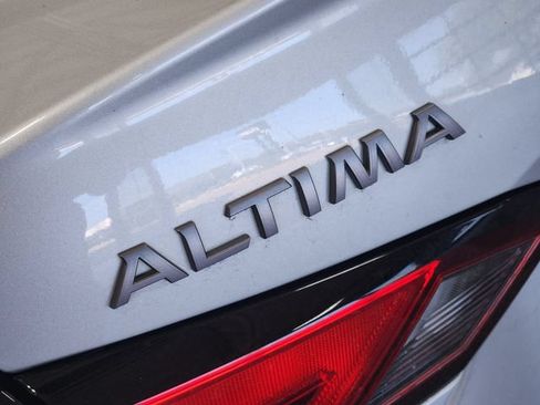 Used 2024 Nissan Altima 2.5 S FWD image 10