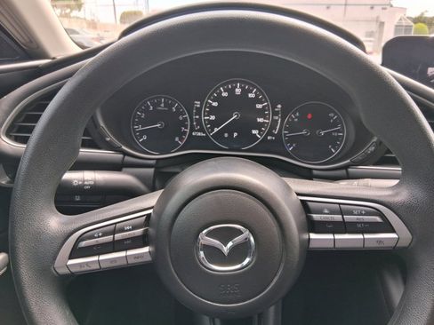 Used 2020 MAZDA MAZDA3 Sedan image 13