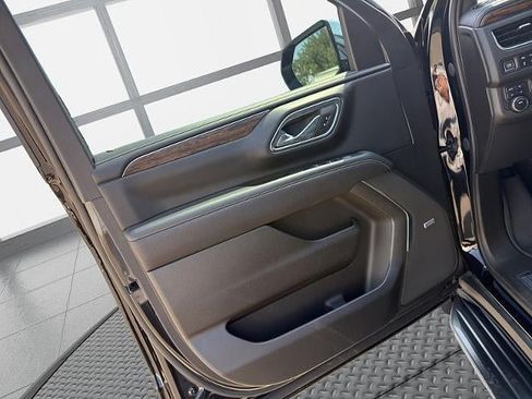Used 2023 Chevrolet Tahoe Premier AWD/4WD image 43