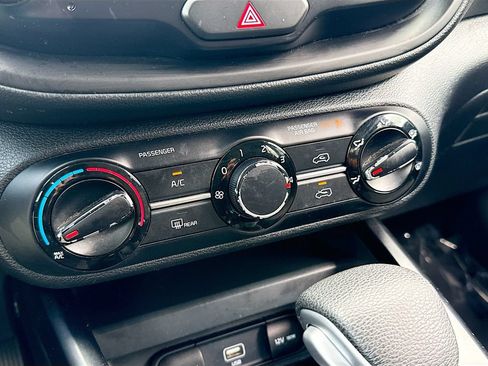 Used 2020 Kia Soul LX FWD image 15