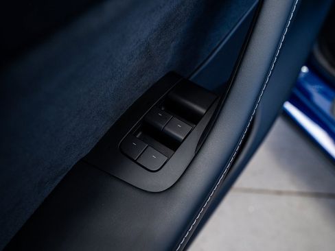 Used 2023 Tesla Model Y Long Range image 32