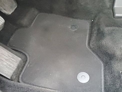 Used 2019 Lincoln MKT AWD image 14