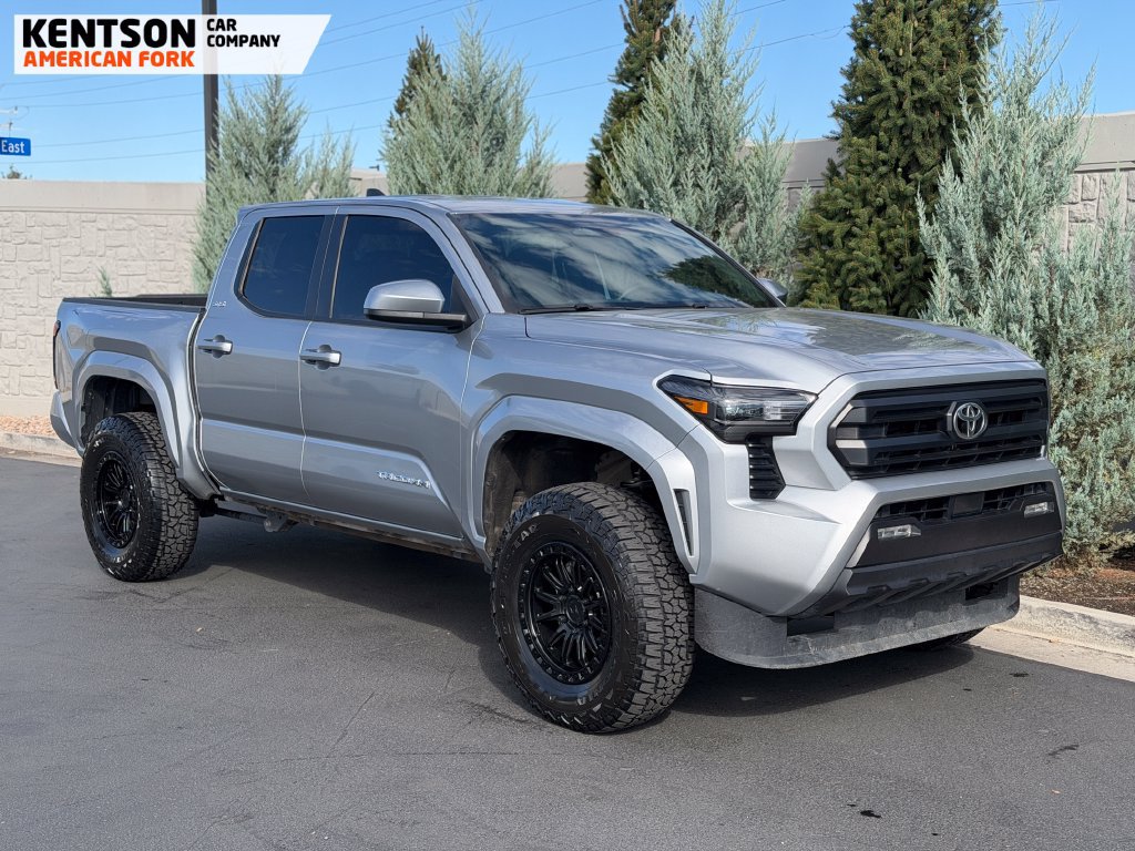 Used 2025 Toyota Tacoma SR5 AWD/4WD image 10