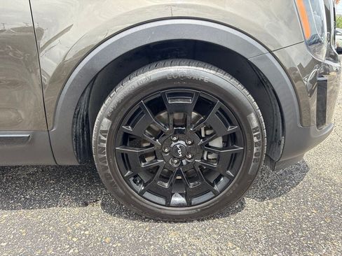 Used 2022 Kia Telluride SX w/ Nightfall Edition Package AWD/4WD image 11