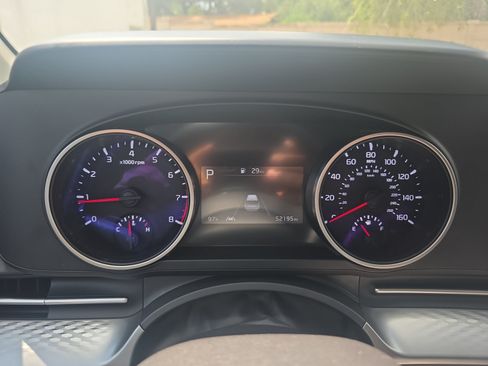 Certified 2024 Kia Carnival LX FWD image 18
