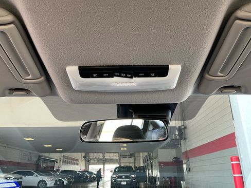 Used 2025 Nissan Versa SV w/ Trunk Package image 15