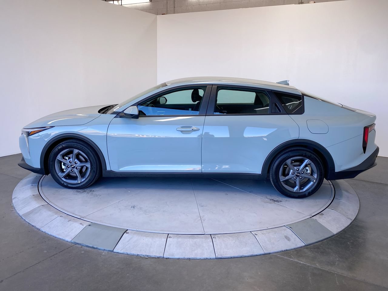 Certified 2026 Kia K4 FWD image 2