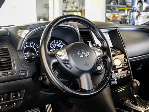Used 2015 INFINITI QX70 2WD w/ Premium Package image 17