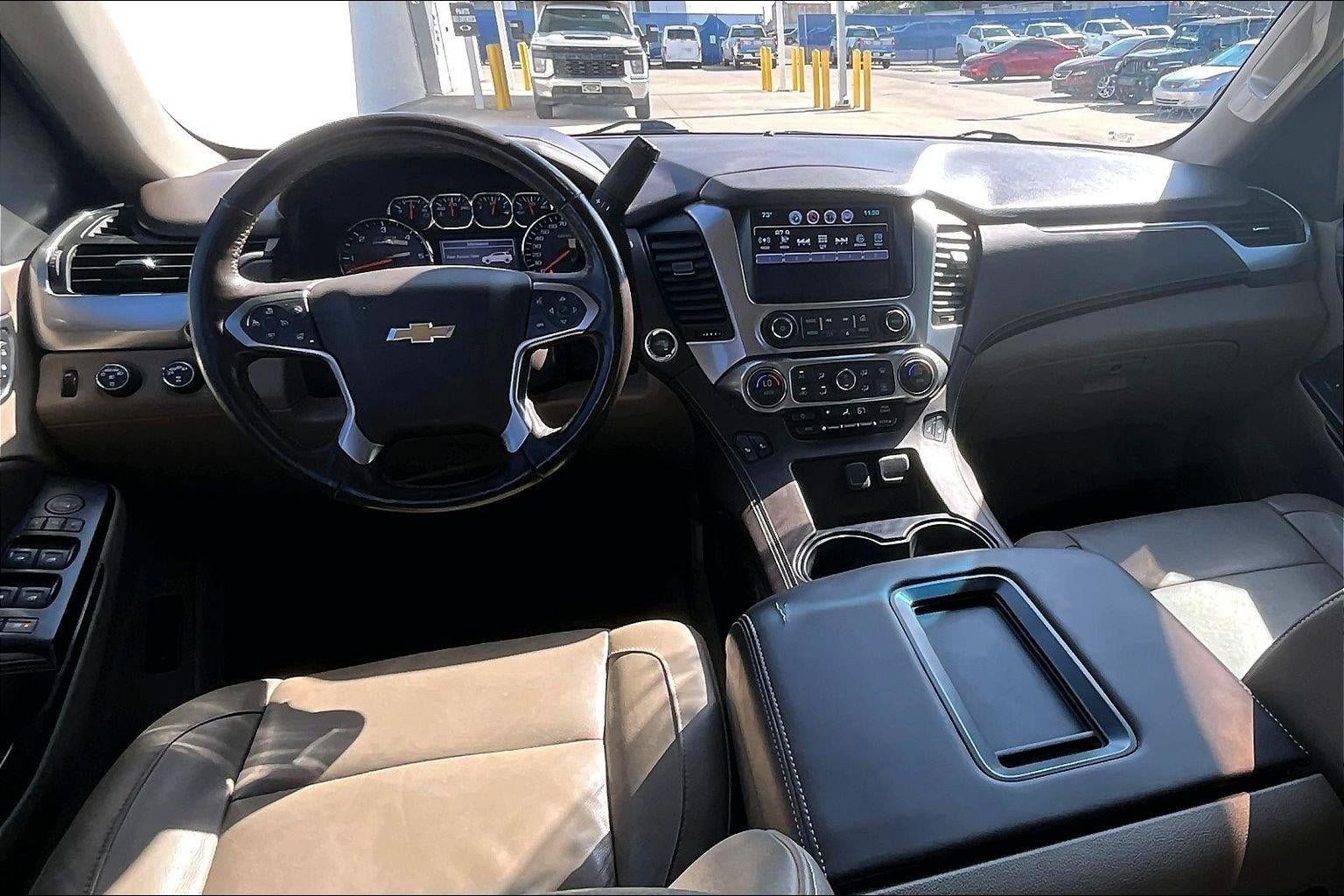 Used 2018 Chevrolet Tahoe LT w/ Luxury Package AWD/4WD image 16