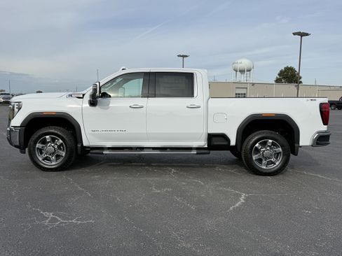 New 2026 GMC Sierra 3500 SLT w/ SLT Premium Package image 6