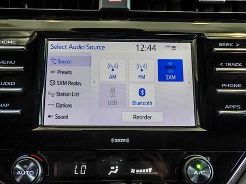 Used 2020 Toyota Camry SE FWD image 27
