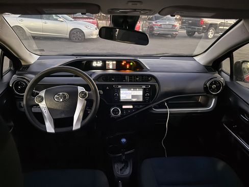 Used 2017 Toyota Prius C One image 14