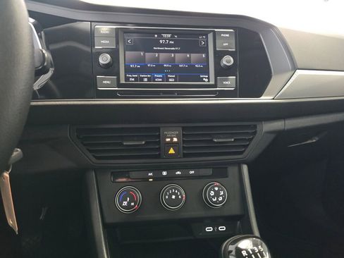 Used 2023 Volkswagen Jetta S image 29