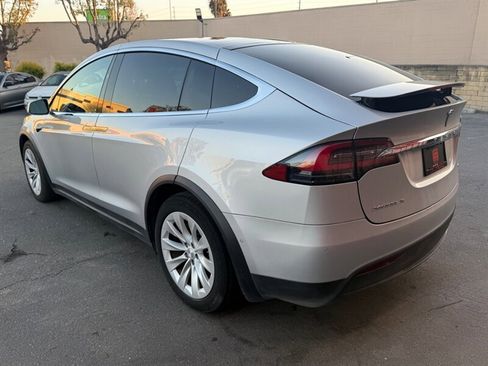 Used 2017 Tesla Model X 90D image 12