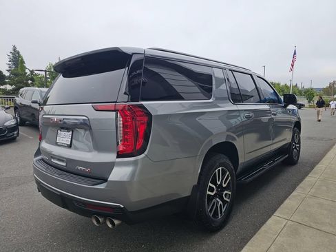 Used 2024 GMC Yukon XL AT4 w/ Technology Package AWD/4WD image 7
