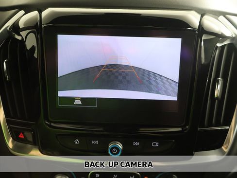 Used 2023 Chevrolet Traverse LT AWD/4WD image 5