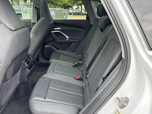 Used 2025 Audi Q5 Premium Plus w/ Premium Plus AWD/4WD image 16