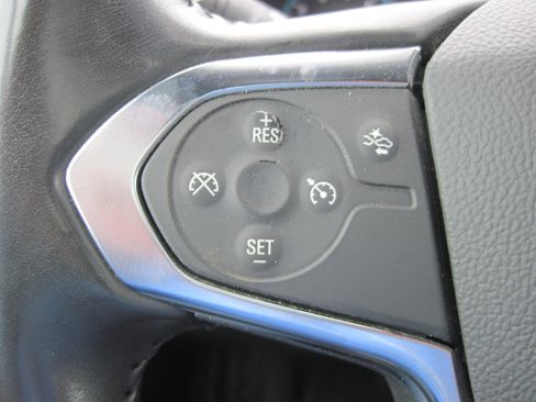 Used 2022 Chevrolet Traverse LT image 15