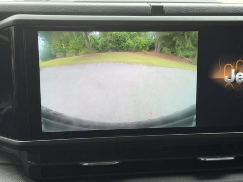 Used 2024 Jeep Wrangler Sport S image 29