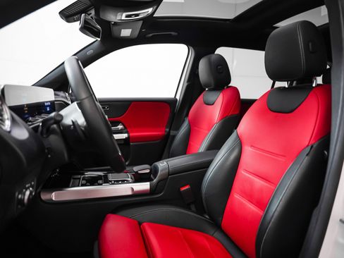 Certified 2022 Mercedes-Benz GLB 250 4MATIC w/ AMG Line image 8