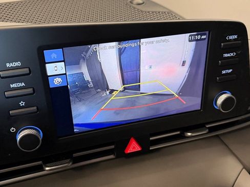 Used 2024 Hyundai Elantra SE image 14