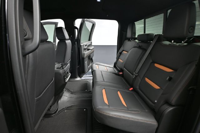 Used 2024 GMC Sierra 2500 AT4 w/ Technology Package AWD/4WD image 31