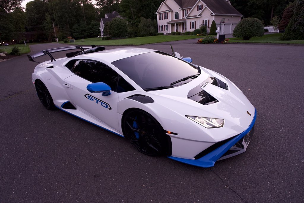 Used 2022 Lamborghini Huracan STO RWD image 59