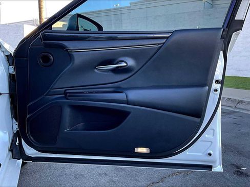Used 2019 Lexus ES 300h image 21