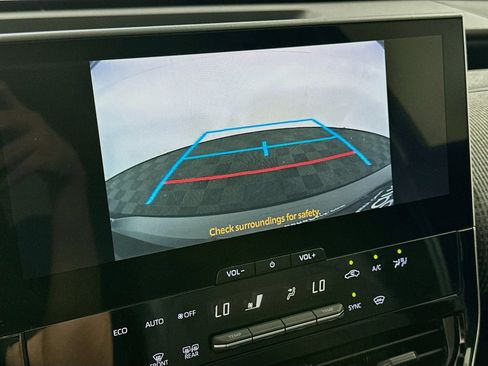 Used 2023 Toyota bZ4X FWD image 23