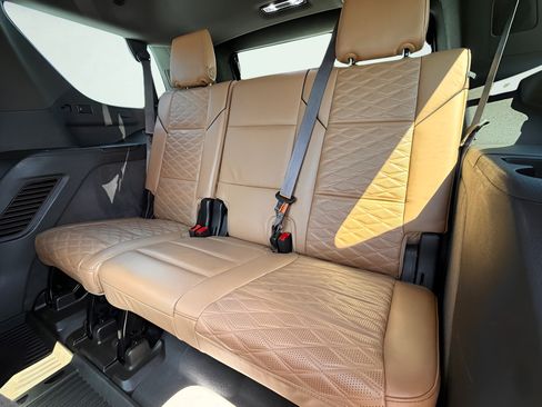 Used 2021 Cadillac Escalade Sport AWD/4WD image 9