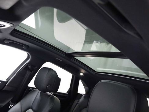 Certified 2023 Porsche Macan Turbo image 20