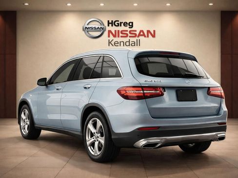 Used 2018 Mercedes-Benz GLC 300 w/ Premium Package image 3