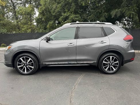 Used 2017 Nissan Rogue SL w/ SL Premium Package AWD/4WD image 2