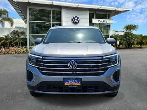Used 2024 Volkswagen Atlas SE FWD image 2