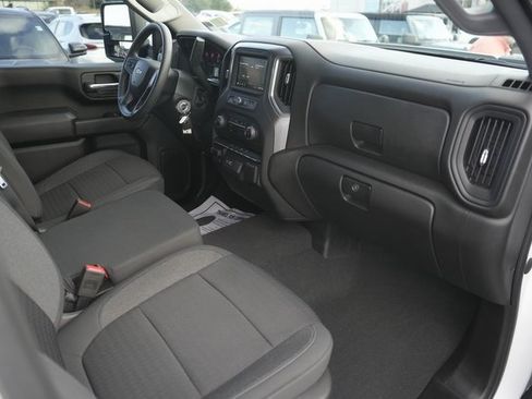 Used 2023 Chevrolet Silverado 2500 Custom w/ Custom Value Package image 17