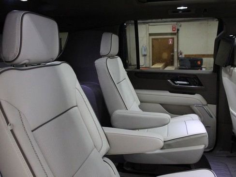 New 2026 GMC Yukon XL Denali w/ Denali Reserve Package AWD/4WD image 15