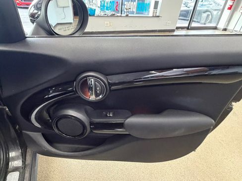 Used 2019 MINI Cooper 4-Door Hardtop FWD image 30