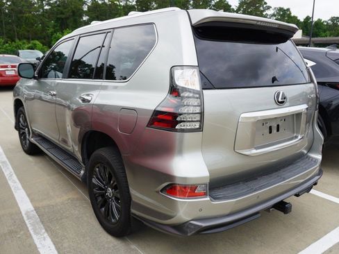 Used 2023 Lexus GX 460 Luxury w/ Sport Design Package AWD/4WD image 6