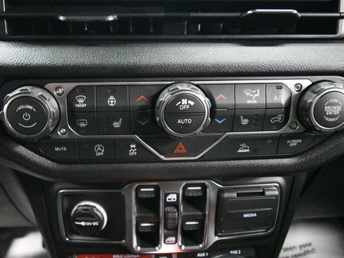 Used 2026 Jeep Wrangler Unlimited Sport AWD/4WD image 16