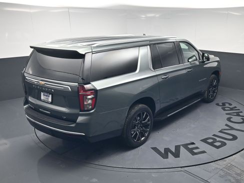 Certified 2024 Chevrolet Suburban LT w/ Luxury Package image 32