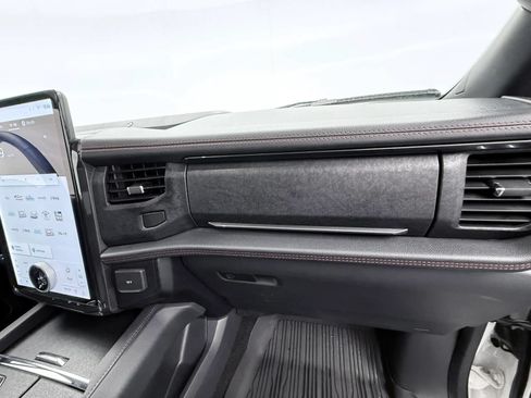 Used 2023 Ford Expedition Limited AWD/4WD image 13