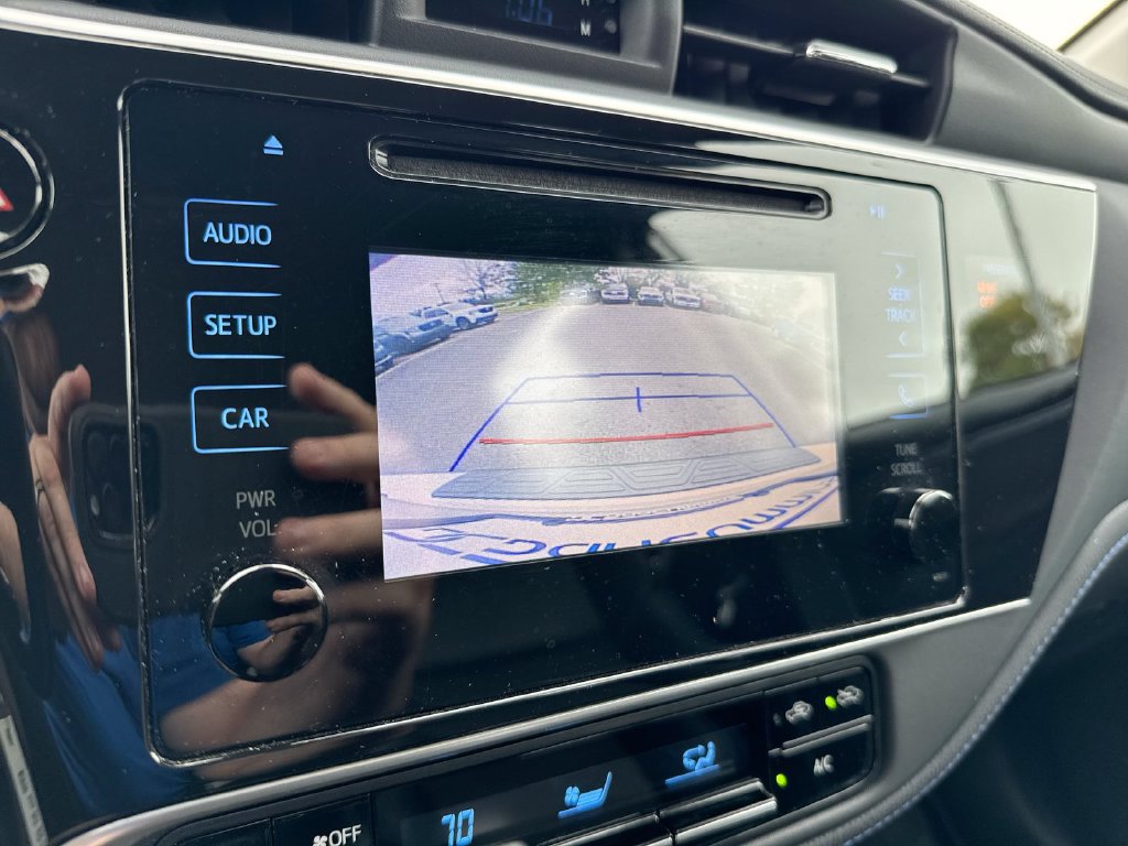 Used 2019 Toyota Corolla SE FWD image 18