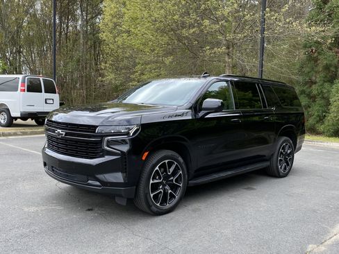 Used 2023 Chevrolet Suburban RST image 5