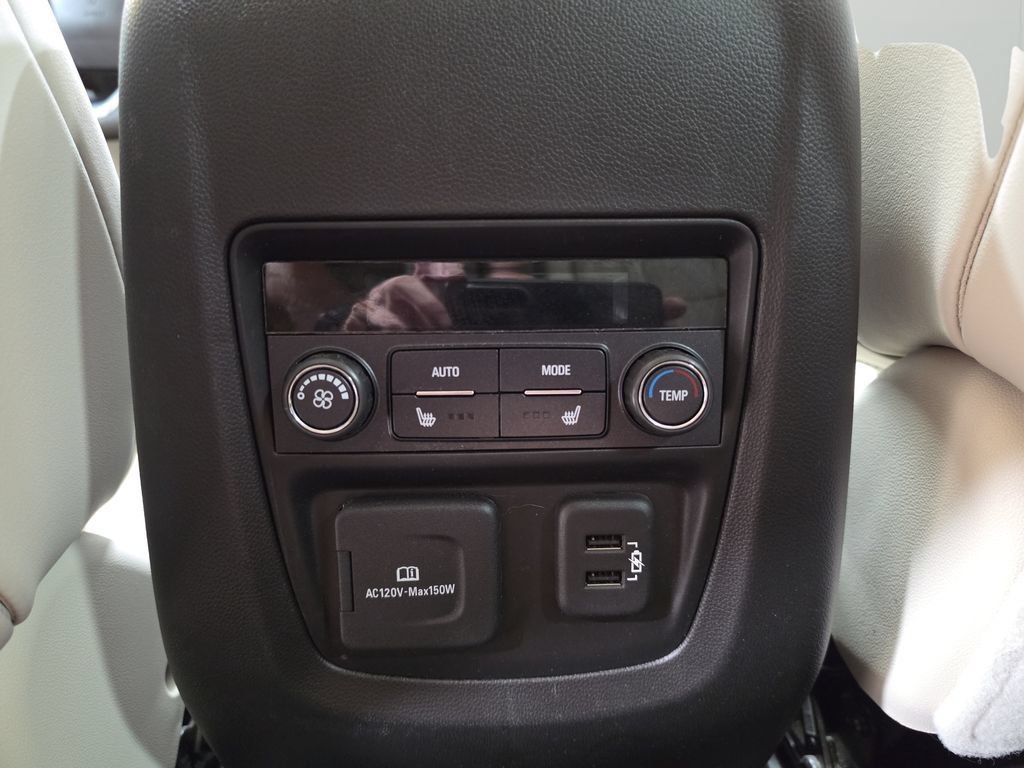 Used 2023 Buick Enclave Avenir w/ Avenir Technology Package AWD/4WD image 17