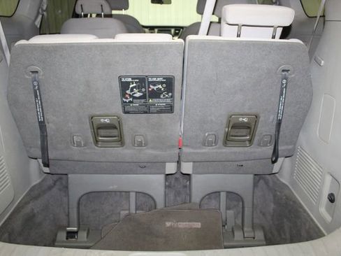 Used 2021 Kia Sedona LX FWD image 7