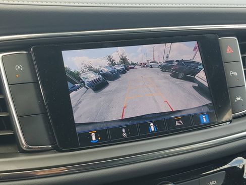 Used 2022 Buick Enclave Premium w/ Experience Buick Package FWD image 25