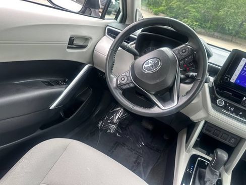 Used 2024 Toyota Corolla Cross LE w/ Moonroof Package AWD/4WD image 20