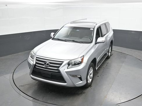 Used 2017 Lexus GX 460 w/ Navigation Package AWD/4WD image 32